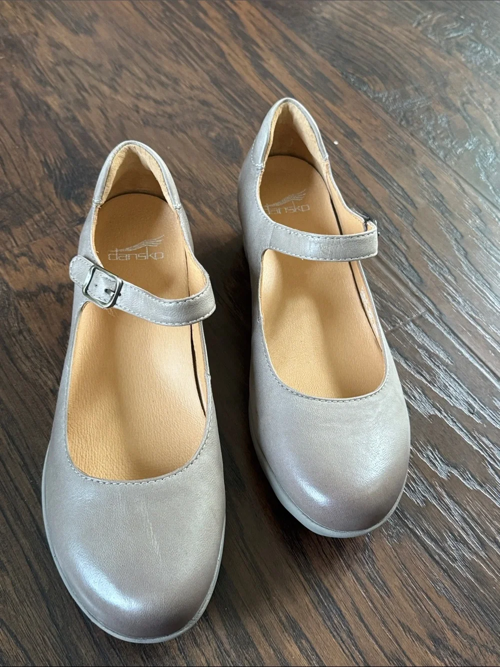 Dansko comfortable mary